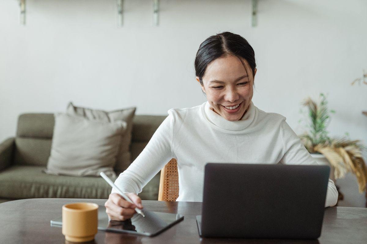 I Think I Need a Psychologist — Where Do I Even Start? 1 Person searching online for a psychologist on a laptop